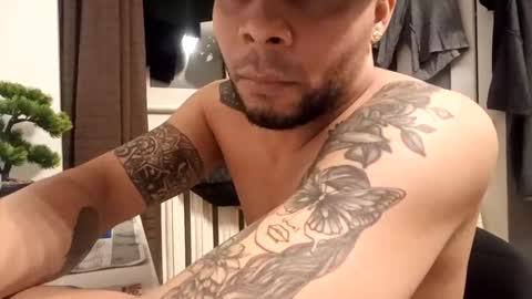 junior1033760 online show from April 5, 2026, 8:06 pm