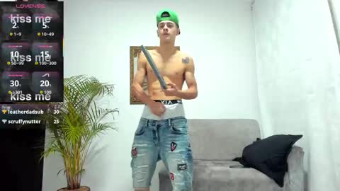 Snapshot of juniormorris_ chatting on November 19, 2025, 11:16 pm Junior online show from November 19, 2025, 11:16 pm