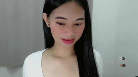 Julia online show from March 12, 2025, 11:53 am