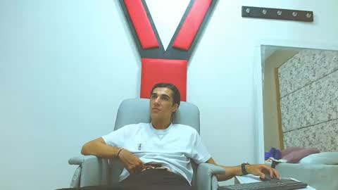 Snapshot of jupiter_333 chatting on October 17, 2025, 6:43 pm Jupiter online show from October 17, 2025, 6:43 pm