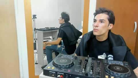 Snapshot of jupiter_333 chatting on November 18, 2025, 6:01 pm Jupiter online show from November 18, 2025, 6:01 pm