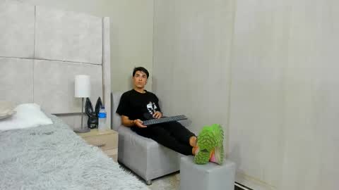 Snapshot of jupiter_333 chatting on December 3, 2025, 5:00 pm Jupiter online show from December 3, 2025, 5:00 pm