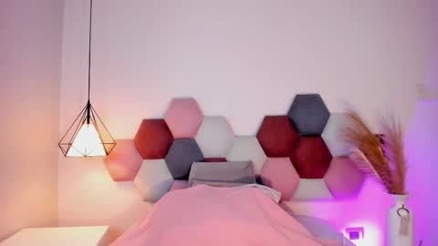 Jupiter Fox online show from October 24, 2025, 12:52 am