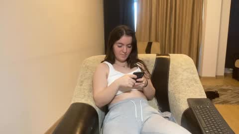 Snapshot of just_alexx12 chatting on January 18, 2025, 9:45 am just_alexx12 online show from January 18, 2025, 9:45 am
