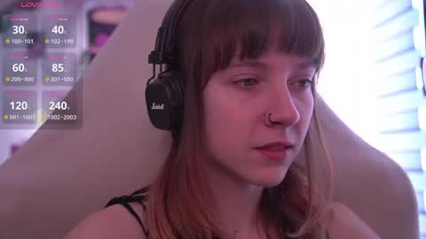 Julia online show from November 19, 2025, 8:58 am