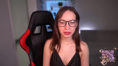 Snapshot of just_emmy chatting on March 2, 2025, 4:50 am just call me Emmy online show from March 2, 2025, 4:50 am