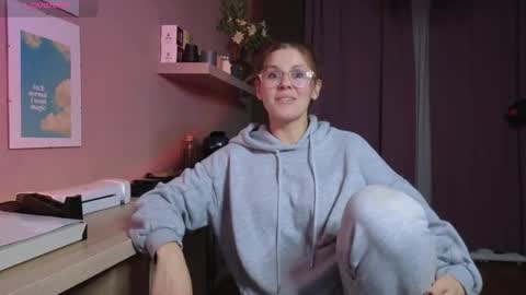 Snapshot of just_honey4u chatting on October 20, 2025, 10:49 am just_honey4u online show from October 20, 2025, 10:49 am