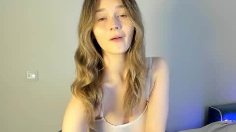 Jeni online show from December 19, 2024, 4:02 pm