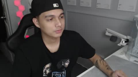 Rhys online show from December 13, 2025, 7:53 pm