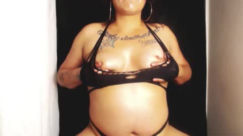 Layla online show from May 25, 2026, 8:31 am
