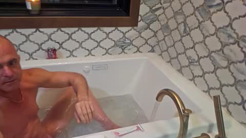 Tohiptwoquit online show from March 2, 2026, 5:19 am