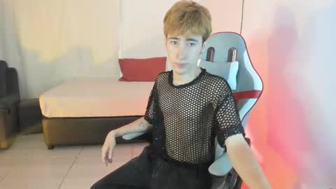 Snapshot of justin_blake_ chatting on April 19, 2026, 12:37 pm Justin Blake online show from April 19, 2026, 12:37 pm