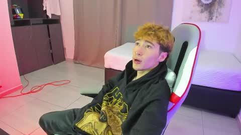Snapshot of justin_blake_ chatting on May 26, 2026, 2:35 pm Justin Blake online show from May 26, 2026, 2:35 pm