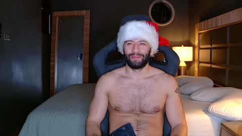 Snapshot of justin_hton chatting on December 8, 2024, 10:08 am Justin online show from December 8, 2024, 10:08 am