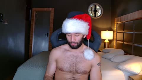 Snapshot of justin_hton chatting on December 15, 2024, 1:43 pm Justin online show from December 15, 2024, 1:43 pm