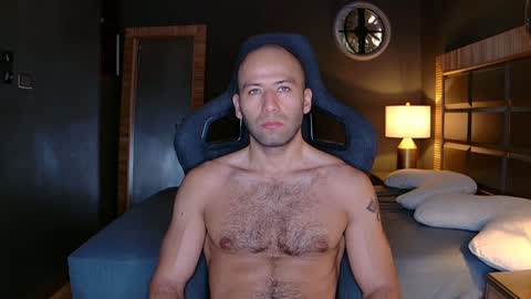Snapshot of justin_hton chatting on February 4, 2025, 12:22 pm Justin online show from February 4, 2025, 12:22 pm