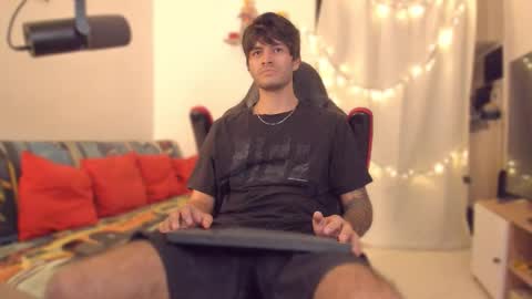 Snapshot of justin_stark1 chatting on December 16, 2025, 12:04 am Diego online show from December 16, 2025, 12:04 am