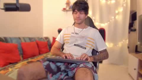 Snapshot of justin_stark1 chatting on December 16, 2025, 9:20 pm Diego online show from December 16, 2025, 9:20 pm