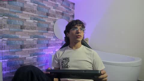  justin  online show from April 1, 2026, 11:33 am