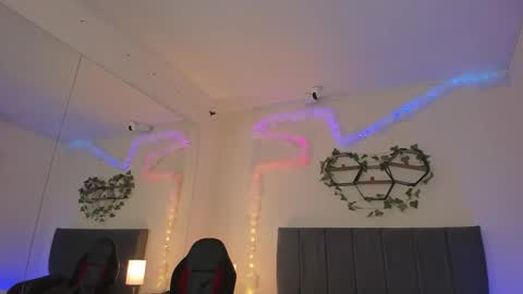 Snapshot of justinbe_ chatting on February 19, 2026, 11:17 am Justin online show from February 19, 2026, 11:17 am