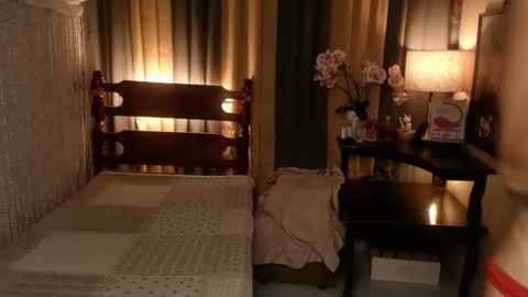 justine_hunk online show from December 2, 2025, 4:29 am