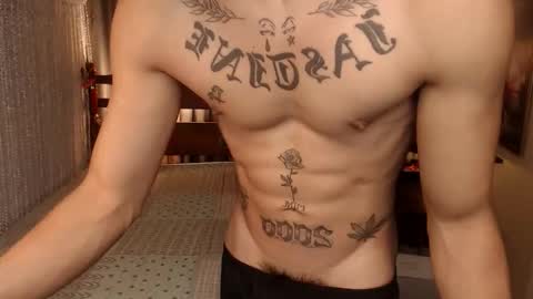 Snapshot of justine_hunk chatting on January 6, 2026, 5:44 am justine_hunk online show from January 6, 2026, 5:44 am