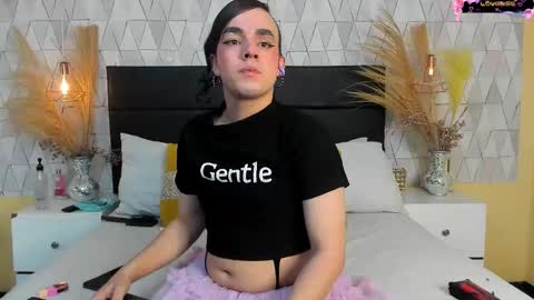 Justine online show from March 19, 2026, 5:44 am