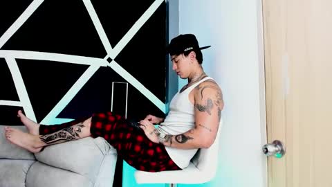 justinfuller_31 online show from October 17, 2025, 6:54 pm