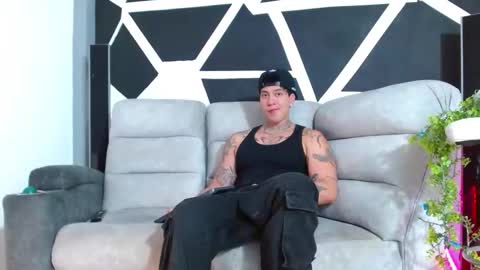 justinfuller_31 online show from November 18, 2025, 4:22 pm