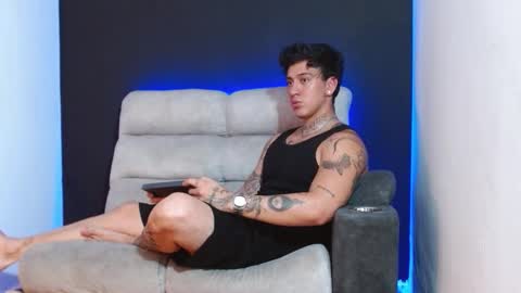 Snapshot of justinfuller_31 chatting on December 20, 2025, 8:43 am justinfuller_31 online show from December 20, 2025, 8:43 am