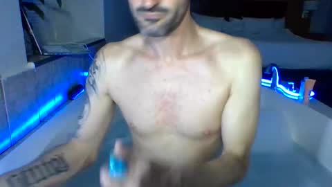 Snapshot of justing2324 chatting on October 27, 2025, 4:27 am Justin online show from October 27, 2025, 4:27 am