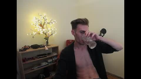 Hologram Guy online show from June 29, 2026, 5:02 pm