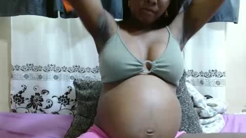 Snapshot of justlhot chatting on January 22, 2025, 11:01 am Justlhot online show from January 22, 2025, 11:01 am