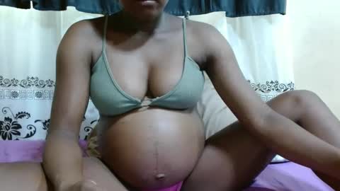 Snapshot of justlhot chatting on February 8, 2025, 10:18 am Justlhot online show from February 8, 2025, 10:18 am