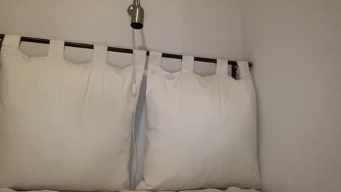 justmeandyou00 online show from November 26, 2025, 6:42 pm