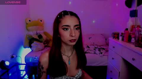 Mia online show from January 7, 2025, 9:07 am