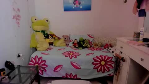 Mia online show from February 28, 2025, 1:37 am