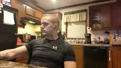 Snapshot of justus0624 chatting on November 14, 2025, 3:27 am justus0624 online show from November 14, 2025, 3:27 am