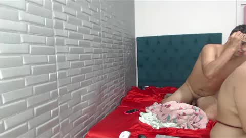 juviaandgray online show from December 31, 2024, 3:23 am