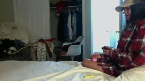 J and Sugar snap pea online show from January 6, 2026, 8:45 pm