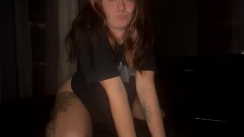 Snapshot of k8teb8 chatting on December 15, 2025, 12:15 am Pixie online show from December 15, 2025, 12:15 am