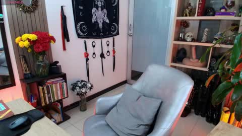 Snapshot of kaariyn_ chatting on October 7, 2025, 11:13 pm Carym online show from October 7, 2025, 11:13 pm