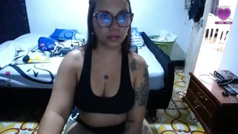 Snapshot of kaarlaa_ chatting on April 18, 2026, 5:39 pm Karla online show from April 18, 2026, 5:39 pm