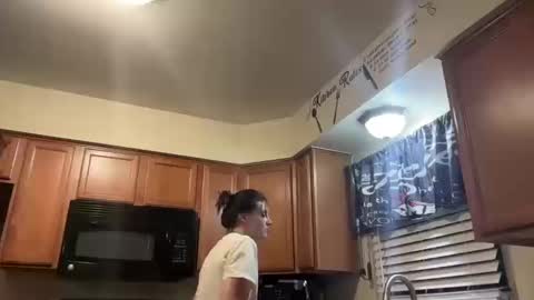 Kac online show from October 12, 2025, 11:37 pm