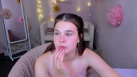 Snapshot of kacey_love chatting on June 24, 2026, 5:34 pm Kacey online show from June 24, 2026, 5:34 pm