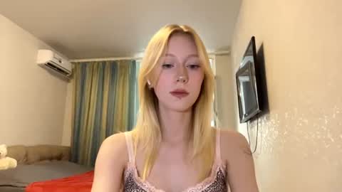 Snapshot of kacicasal chatting on July 5, 2026, 2:13 pm Mia 1st day here online show from July 5, 2026, 2:13 pm