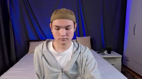 Snapshot of kaelix1 chatting on October 7, 2025, 1:41 pm Felix online show from October 7, 2025, 1:41 pm