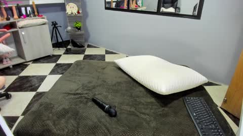 Antonella online show from December 24, 2024, 8:55 am