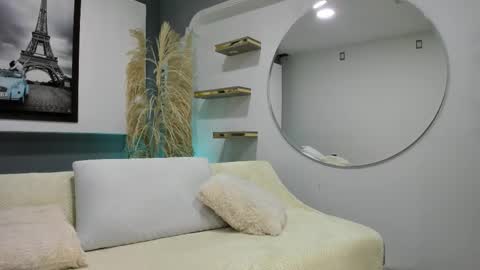 Antonella online show from October 16, 2025, 4:46 am