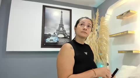 Antonella online show from November 28, 2025, 9:34 am